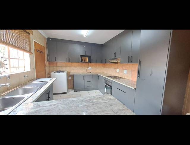 3 BEDROOM TOWNHOUSE FOR SALE IN BRACKENDOWNS